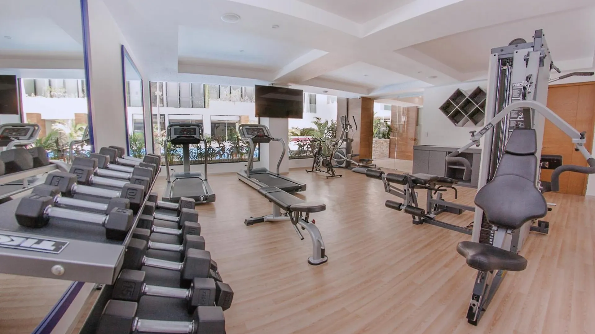 The City Condos By Menesse Playa del Carmen 2*,